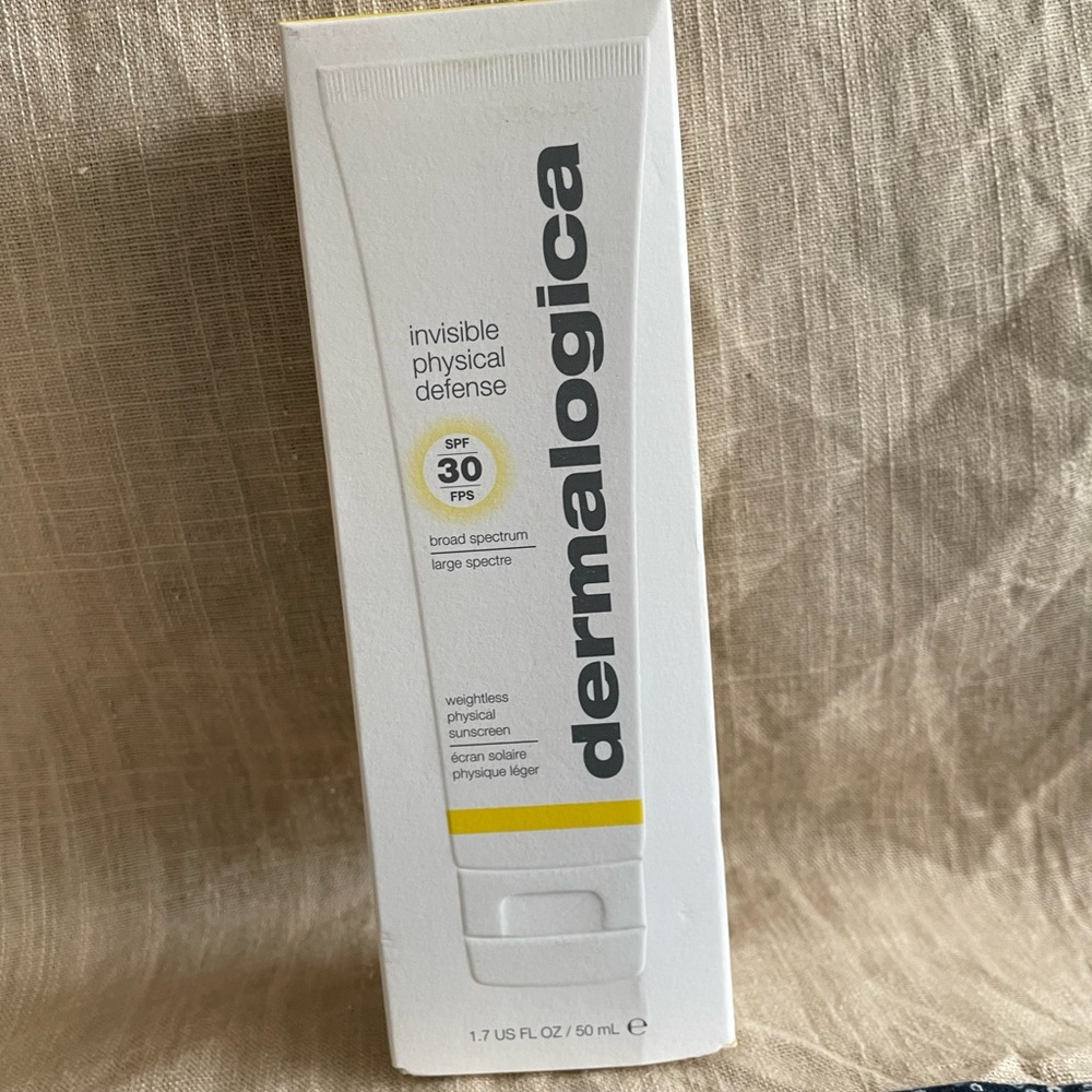Invisible Physical Defense Mineral Sunscreen SPF30